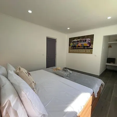 Ocean View By Charmes D Apartmán *